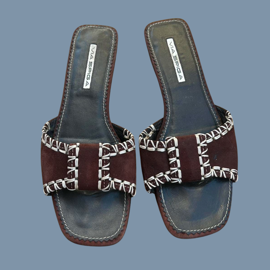 Leather Via Spiga Sandals with White embroidered trim Size 9